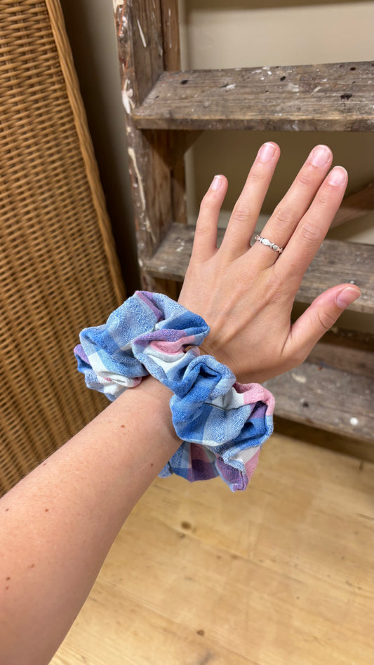 Scrappy Scrunchie - blue check