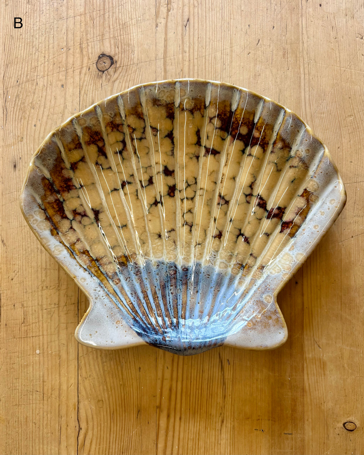 Vintage Portuguese Ceramic Scallop Shell Plates