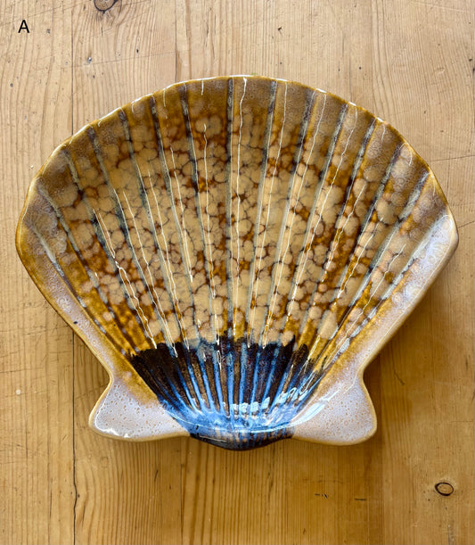 Vintage Portuguese Ceramic Scallop Shell Plates
