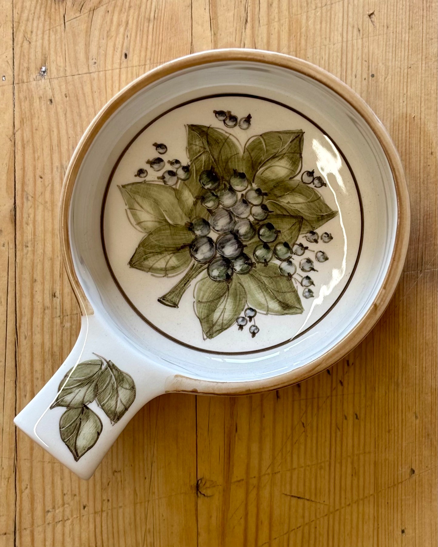 Vintage Jersey Pottery Blackcurrant Ramekin Dish
