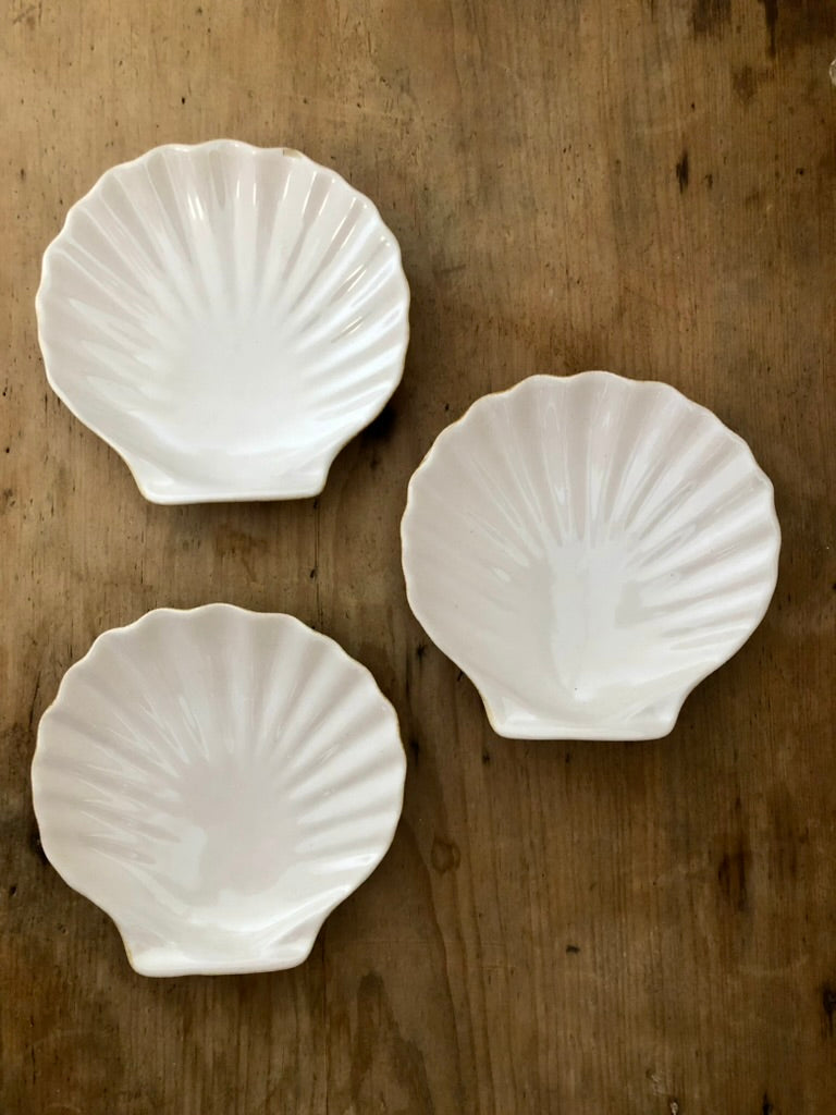 French Vintage scallop dish