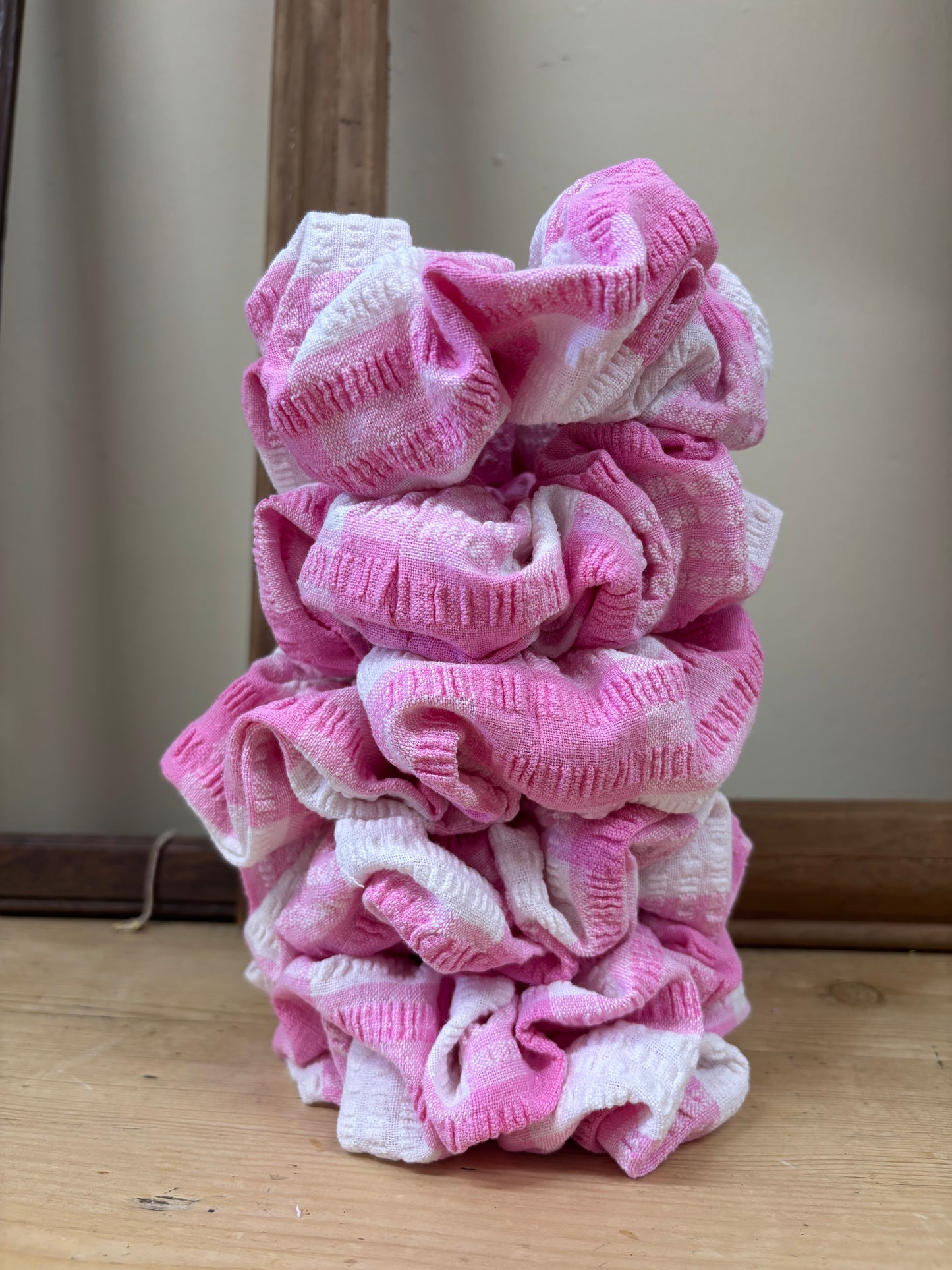Scrappy Scrunchie - pink check