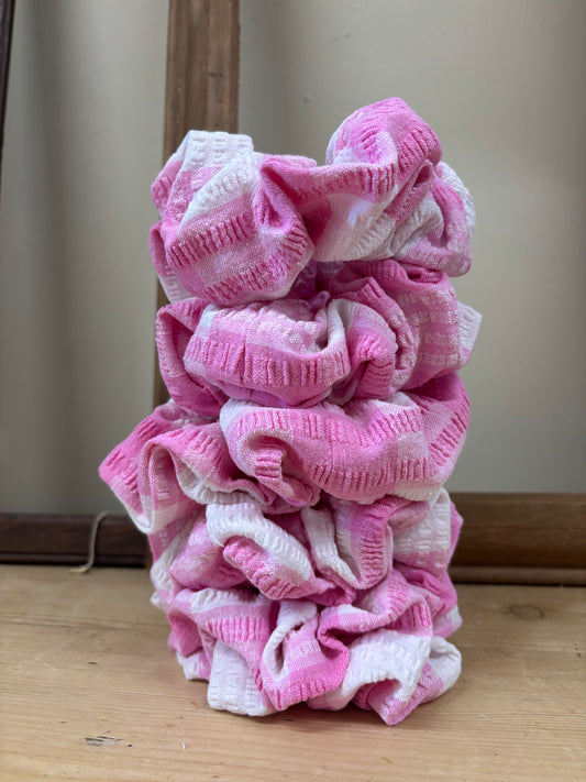 Scrappy Scrunchie - pink check