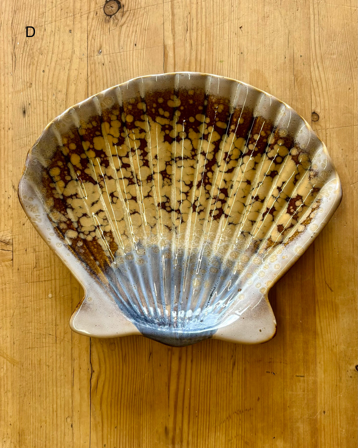 Vintage Portuguese Ceramic Scallop Shell Plates