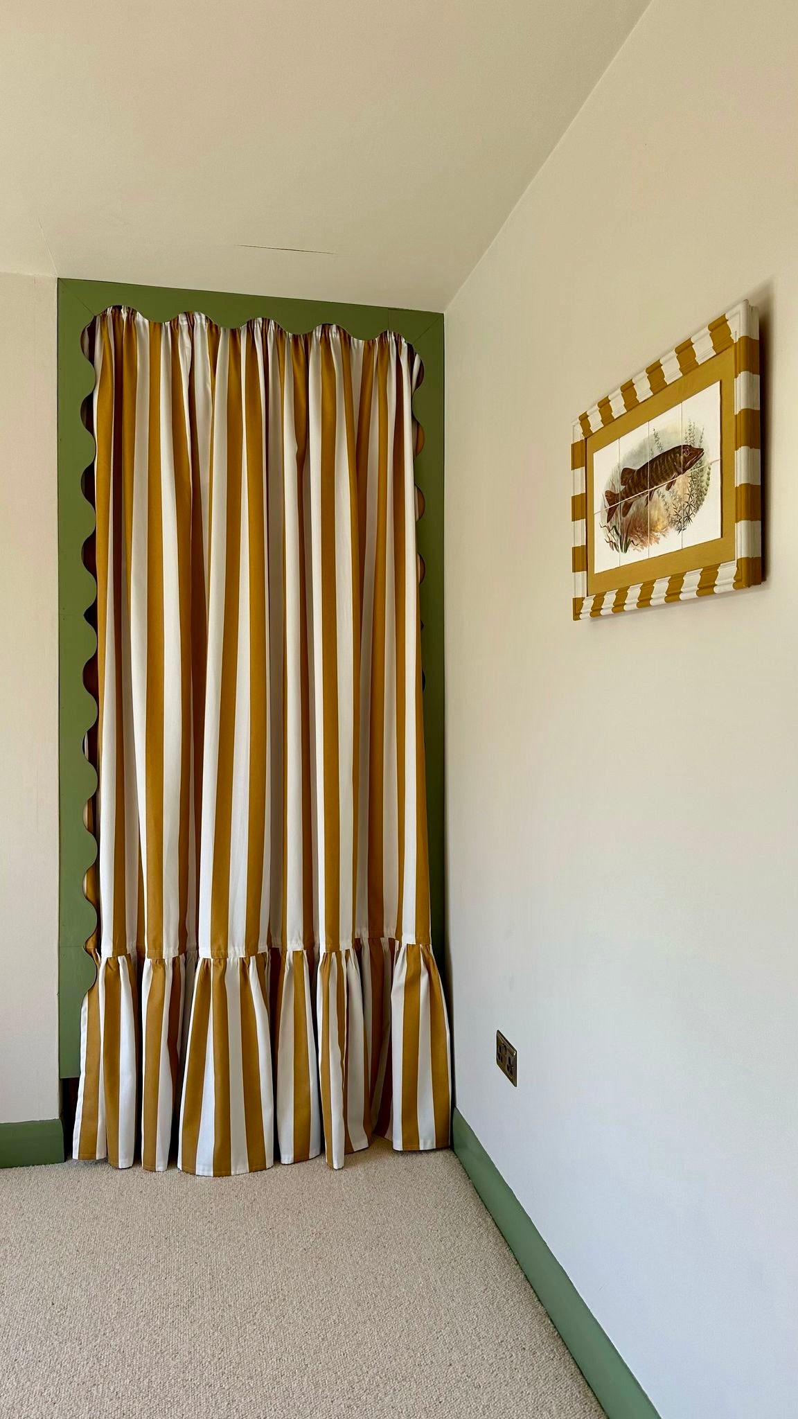 Made-to-Measure Ruffle Bottom Doorway/Alcove Curtain