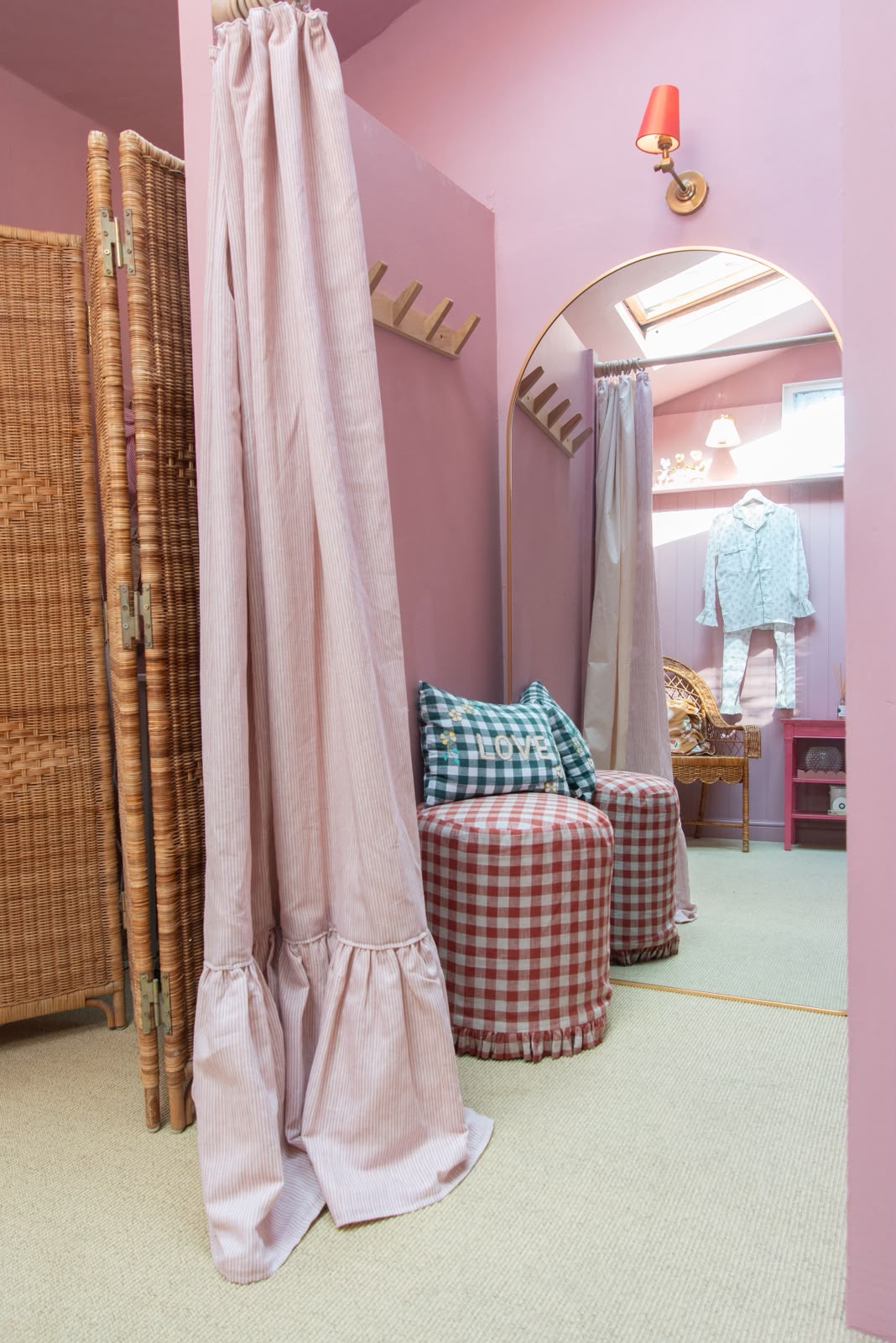 Made-to-Measure Ruffle Bottom Doorway/Alcove Curtain